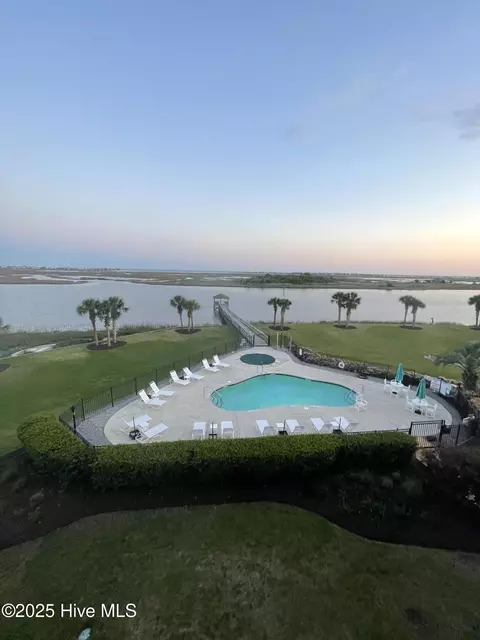 7265 Seashell Ln SW #303, Ocean Isle Beach, NC 28469