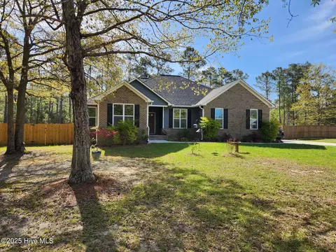 42 N Beatrice Dr, Rocky Point, NC 28457