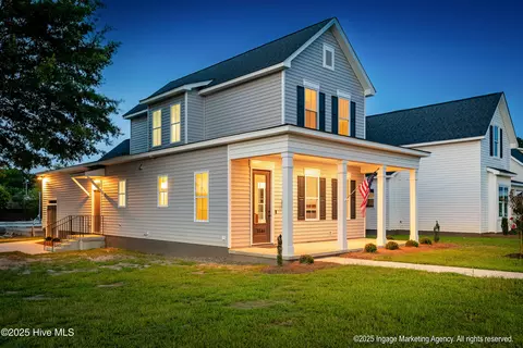 3846 W Wilson St, Farmville, NC 27828