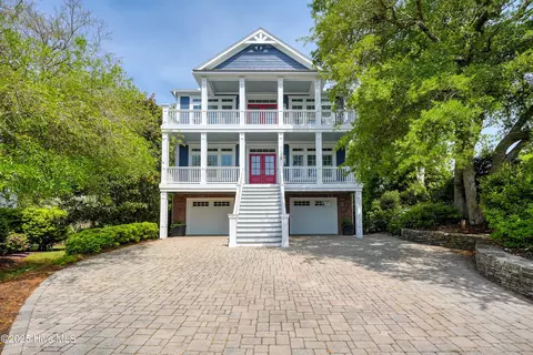 116 Bonnetts Creek Ln, Southport, NC 28461