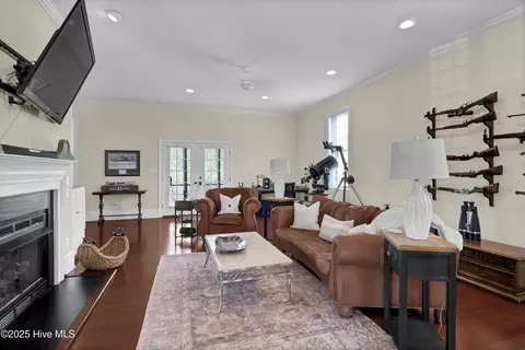 Living - 5370 Slocum Trl, Atkinson, NC 28421 photo 10 of 12