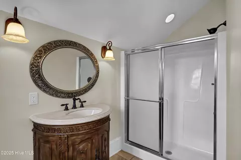 Bath - 5370 Slocum Trl, Atkinson, NC 28421 photo 8 of 9