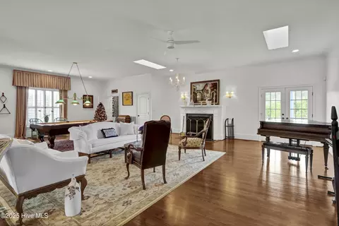 Living - 5370 Slocum Trl, Atkinson, NC 28421 photo 3 of 12