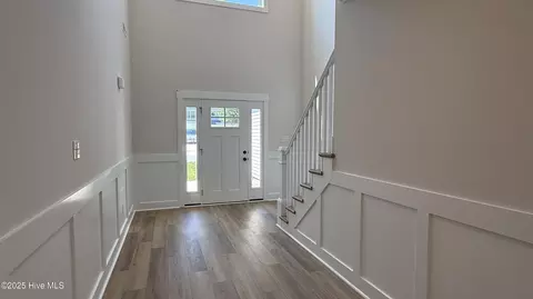 Entry Way - 295 E Ivybridge Dr, Hubert, NC 28539 photo 2 of 4