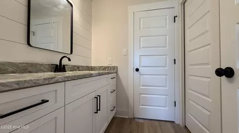 Bath - 295 E Ivybridge Dr, Hubert, NC 28539 photo 3 of 3