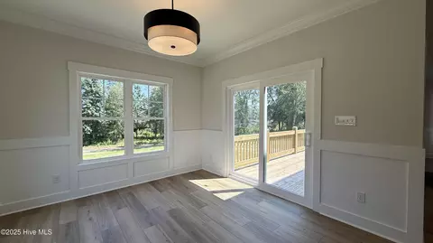 Dining - 295 E Ivybridge Dr, Hubert, NC 28539 photo 2 of 2