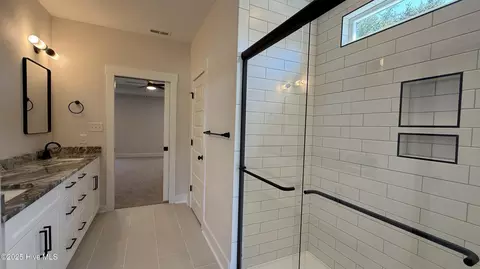 Bath - 295 E Ivybridge Dr, Hubert, NC 28539 photo 2 of 3