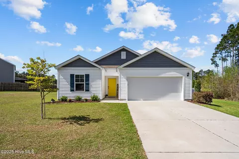 103 Fresh Air Dr, Hampstead, NC 28443