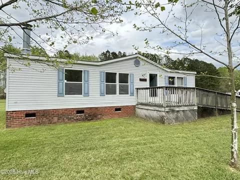 116 Bowles Place Dr, Como, NC 27818
