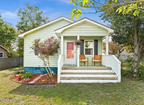 917 N 11th St, Wilmington, NC 28401