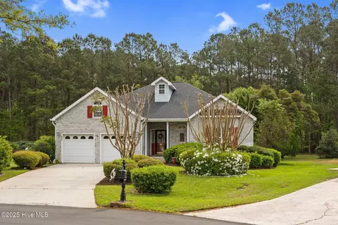 8817 Lansdowne Dr NW, Calabash, NC 28467