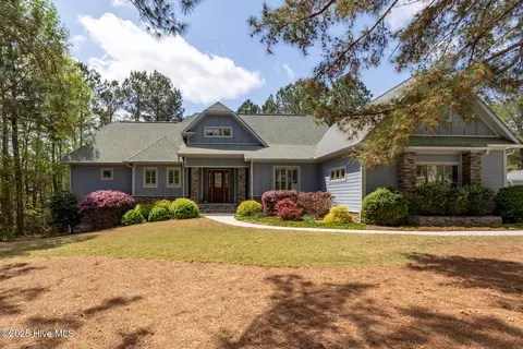 115 Ellens Pt, West End, NC 27376