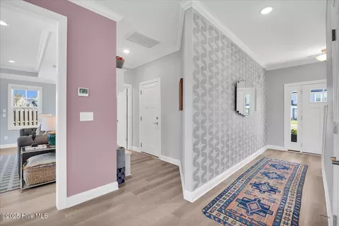 Entry Way - 201 E Barred Owl Dr, Hampstead, NC 28443 photo 4 of 7