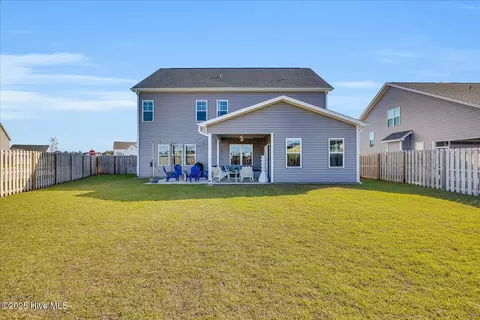 Exterior - 201 E Barred Owl Dr, Hampstead, NC 28443 photo 9 of 15