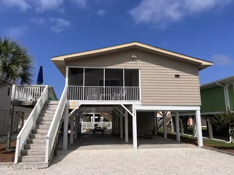 426 SW 3rd St, Sunset Beach, NC 28468