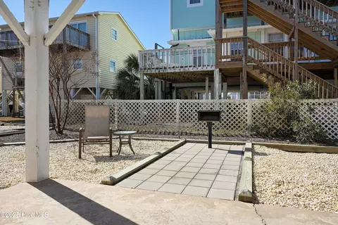 Exterior - 426 SW 3rd St, Sunset Beach, NC 28468 photo 4 of 4
