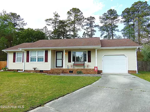 110 Poplar Rd, Havelock, NC 28532