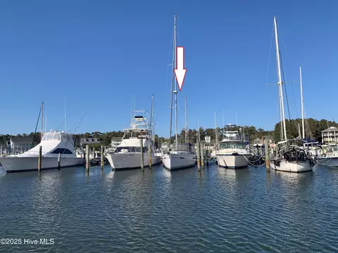 409 Island Dr #49, Beaufort, NC 28516