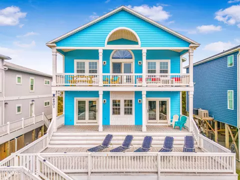 6901 Kings Lynn Dr, Oak Island, NC 28465