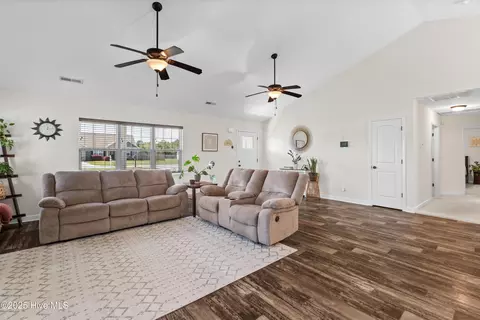Entry Way - 210 Tappi Ter, Hubert, NC 28539 photo 1 of 3