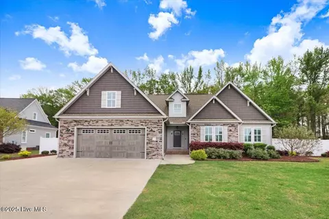 102 Apple Tree Ln, Pikeville, NC 27863
