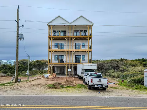 706 N New River Dr, Surf City, NC 28445