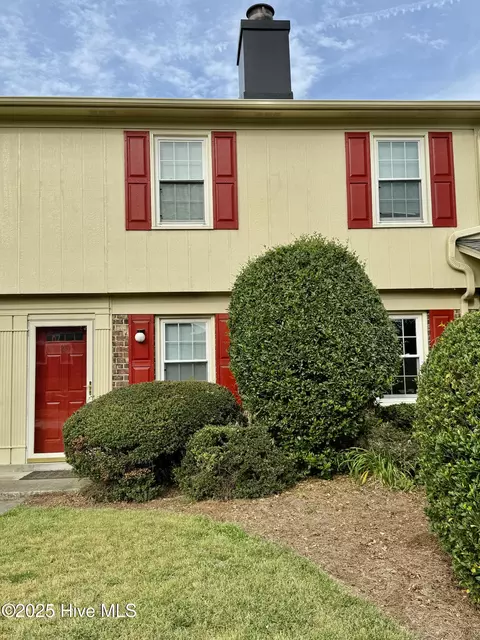 25 Scott St, Greenville, NC 27858