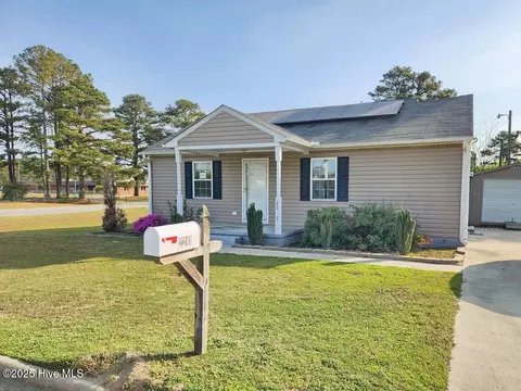 2241 Oak Dr, Tarboro, NC 27886