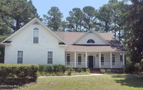 1005 Greymoss Ln SE, Leland, NC 28451