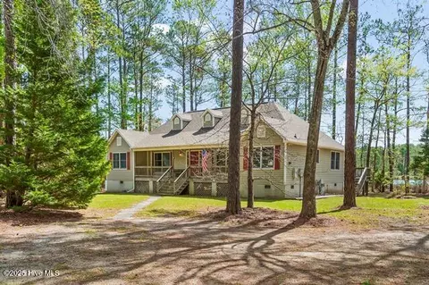 288 Spicers Creek Dr, Oriental, NC 28571
