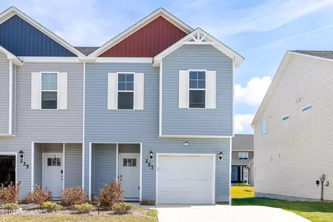 227 Shallowbag Bay Ln, Jacksonville, NC 28546