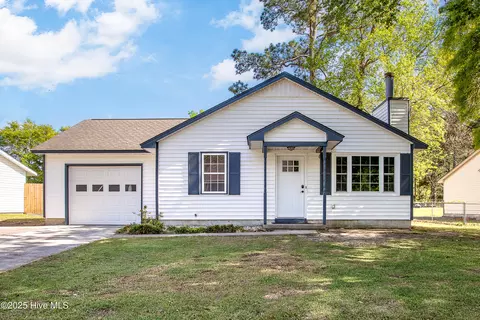 219 Spring Dr, Jacksonville, NC 28540