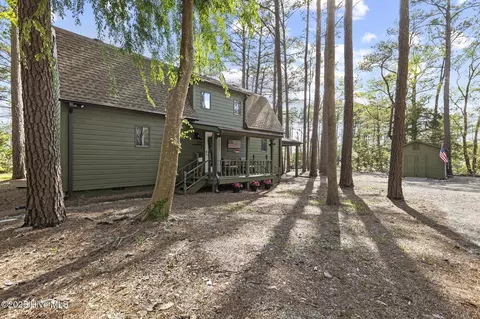 170 Windy Point Rd, Beaufort, NC 28516