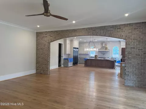 Living - 7 Ridgeland St, Pinehurst, NC 28374 photo 2 of 3