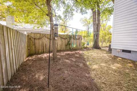 Exterior - 1515 Hooper St, Wilmington, NC 28401 photo 14 of 14