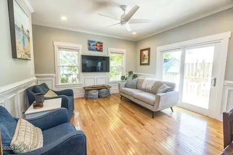 Living - 1515 Hooper St, Wilmington, NC 28401 photo 3 of 4