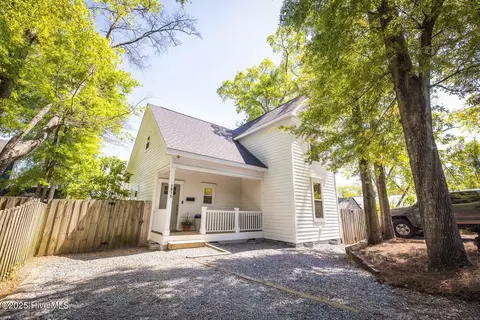 Exterior - 1515 Hooper St, Wilmington, NC 28401 photo 2 of 14