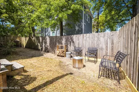 Exterior - 1515 Hooper St, Wilmington, NC 28401 photo 10 of 14