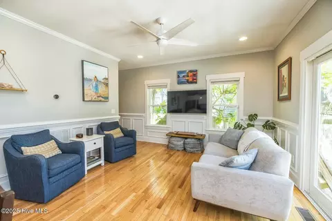 Living - 1515 Hooper St, Wilmington, NC 28401 photo 4 of 4