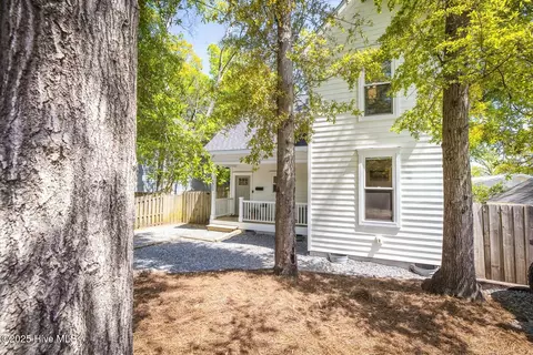 Exterior - 1515 Hooper St, Wilmington, NC 28401 photo 4 of 14