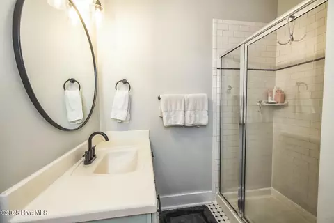 Bath - 1515 Hooper St, Wilmington, NC 28401 photo 2 of 3