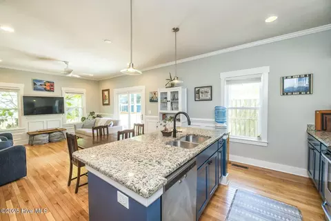 Kitchen - 1515 Hooper St, Wilmington, NC 28401 photo 7 of 9