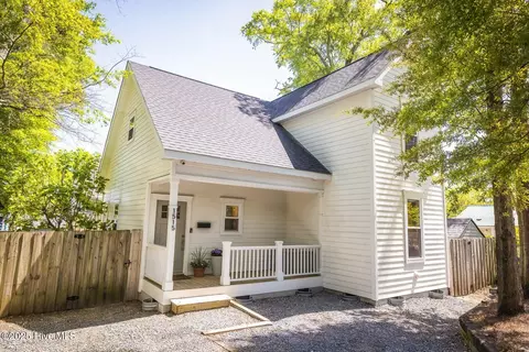Exterior - 1515 Hooper St, Wilmington, NC 28401 photo 1 of 14