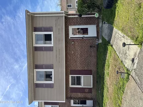 127 King George Ct, Jacksonville, NC 28546