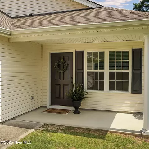 2537 Country Club Dr, Hampstead, NC 28443