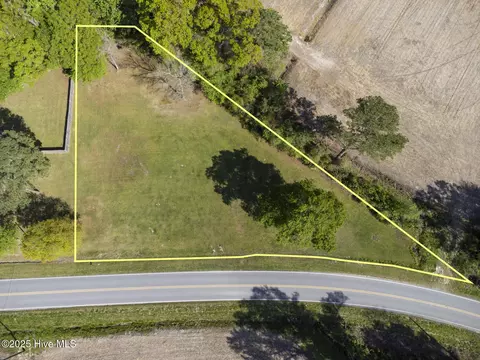 424 Huffmantown Rd, Richlands, NC 28574