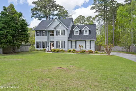 204 Dockside Dr, Jacksonville, NC 28546