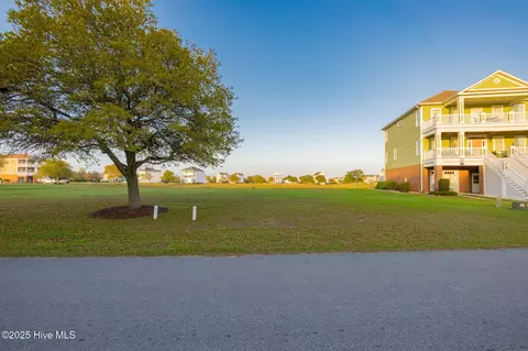 307 Kensington Pl, Newport, NC 28570