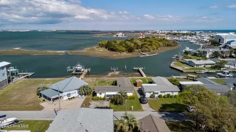 124 Bayview Blvd, Atlantic Beach, NC 28512
