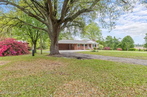 380 Cypress Creek Rd, Richlands, NC 28574